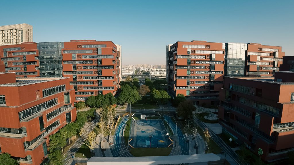 Madrid neighborhoods housing options newcomers